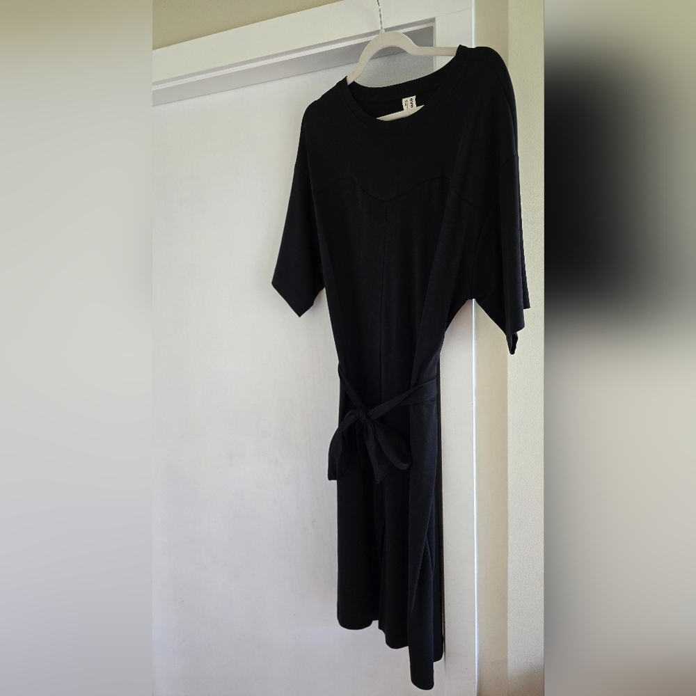 Eve Gravel 🇨🇦 | Mae Dress - Picture 1 of 7